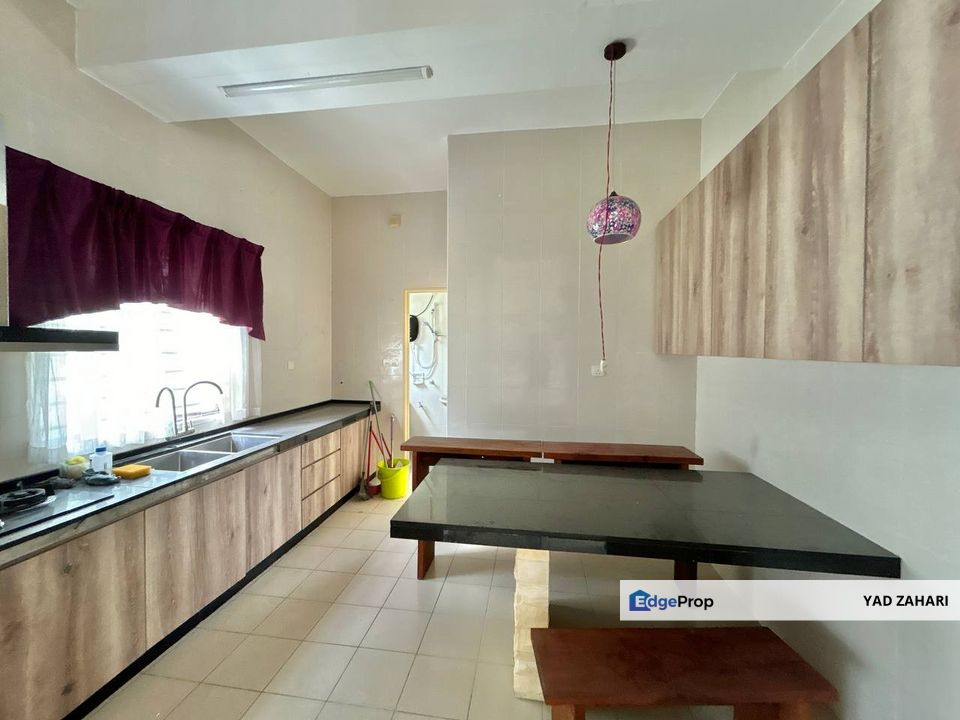Saujana Villa, Taman Prima Saujana, Kajang | 2.5 Storey Bungalow 5 Bedrooms | RM1.8M - Gated and Guarded, Freehold, Spacious Hall & Built Up , Selangor, Kajang