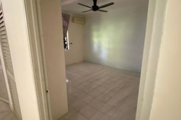 KGSAAS Golf Club, Seksyen 13