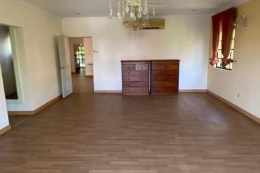 KGSAAS Golf Club, Seksyen 13