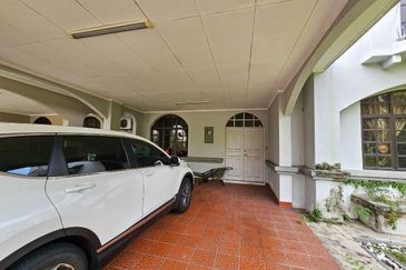 KGSAAS Golf Club, Seksyen 13