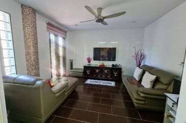 Jalan Suasana, Bandar Tun Hussein Onn