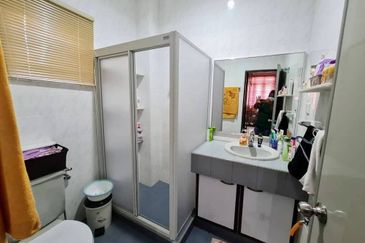 Jalan Suasana, Bandar Tun Hussein Onn