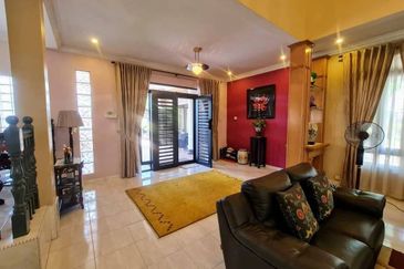 Jalan Suasana, Bandar Tun Hussein Onn