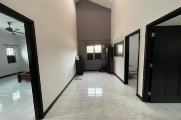 Jalan Sungai Burung 32/72