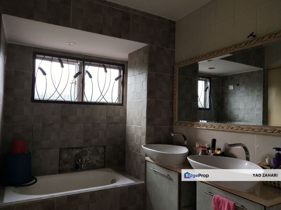 Full Renovated with Extra Land @ Taman Buana Perdana, Petaling Jaya, Selangor, Petaling Jaya