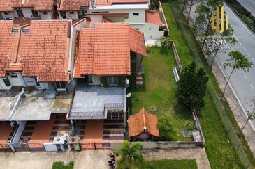 Corner lot with Huge Land Double Storey Terrace @ Setia Alam Sari ILMIA