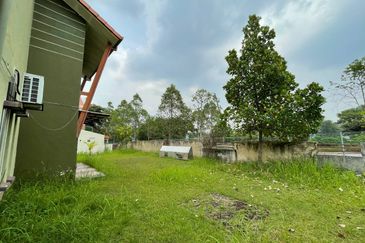 Corner lot with Huge Land Double Storey Terrace @ Setia Alam Sari ILMIA