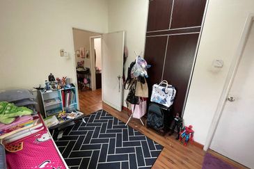 Corner lot with Huge Land Double Storey Terrace @ Setia Alam Sari ILMIA