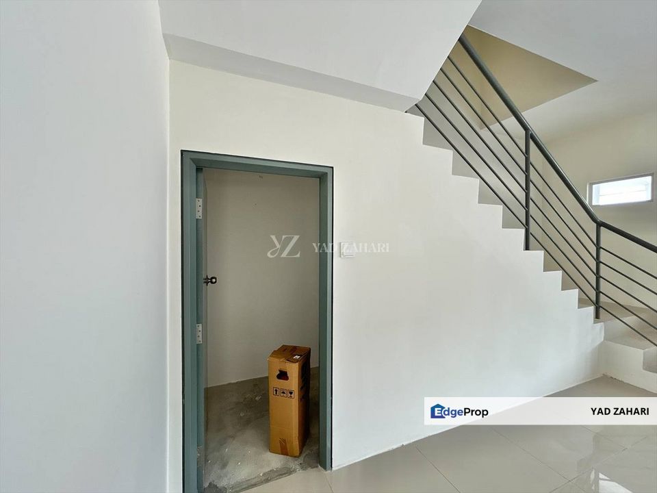 [NEW UNIT] Extra Land 8" at the back & 4 Bedrooms @ Kita Mekar, Cybersouth Dengkil, Selangor, Dengkil