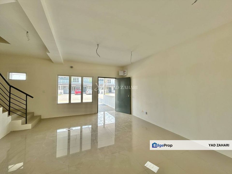 [NEW UNIT] Extra Land 8" at the back & 4 Bedrooms @ Kita Mekar, Cybersouth Dengkil, Selangor, Dengkil