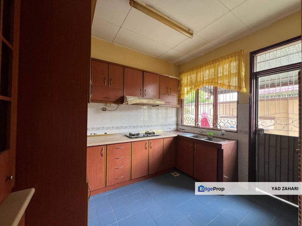 Renovated and Non Bumi Lot Bungalow @ Taman Tasik Semenyih, Semenyih, Selangor, Semenyih