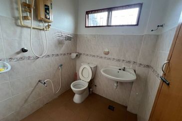 Taman Tasik Semenyih (Lake Residence)