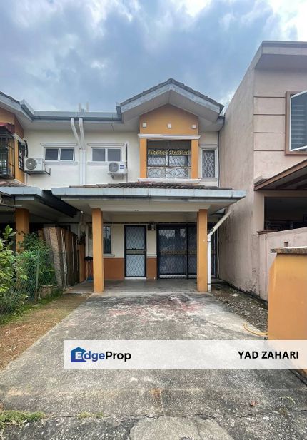 Walking Distance to Tadika with 4 Bedrooms @ Taman Lestari Permai, Seri Kembangan, Selangor, Seri Kembangan