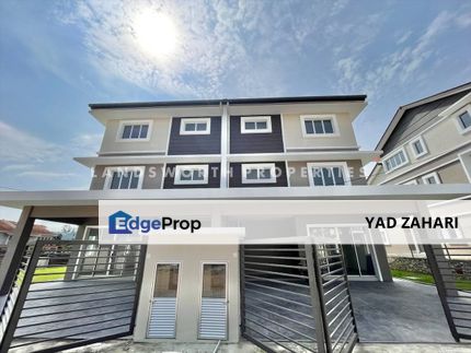 3-STOREY SEMI-D WITH SPACIOUS BUILTUP AND EXTRA LAND @ SG RAMAL DALAM, KAJANG, Selangor, Kajang