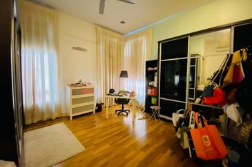 Jalan Lompat Pagar 13/37 