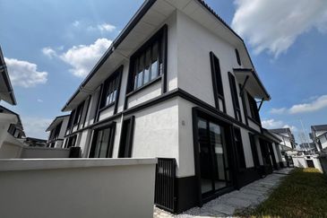 Hevea Elmina Gardens