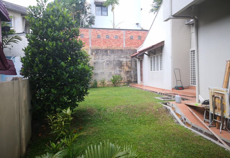 Jalan Keramat Hujung 