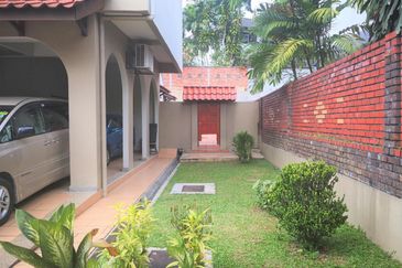 Jalan Keramat Hujung 