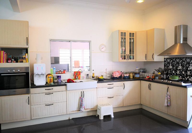 Jalan Keramat Hujung 