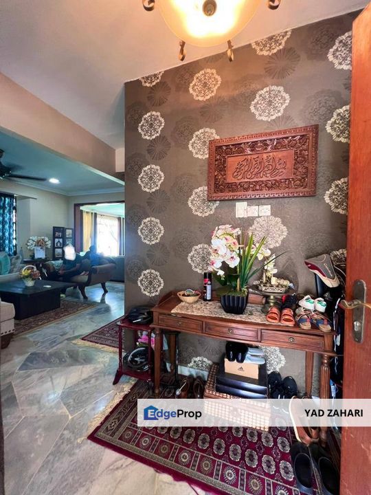 FULLY RENOVATED 1.5 Storey Bungalow House Taman Tasik Semenyih, Selangor, Semenyih