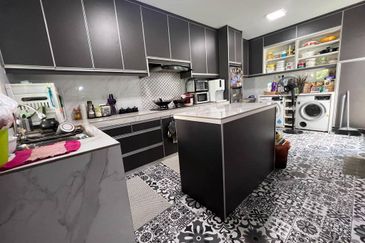 Taman Tasik Semenyih (Lake Residence)