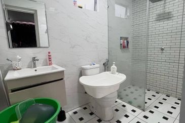 Taman Tasik Semenyih (Lake Residence)