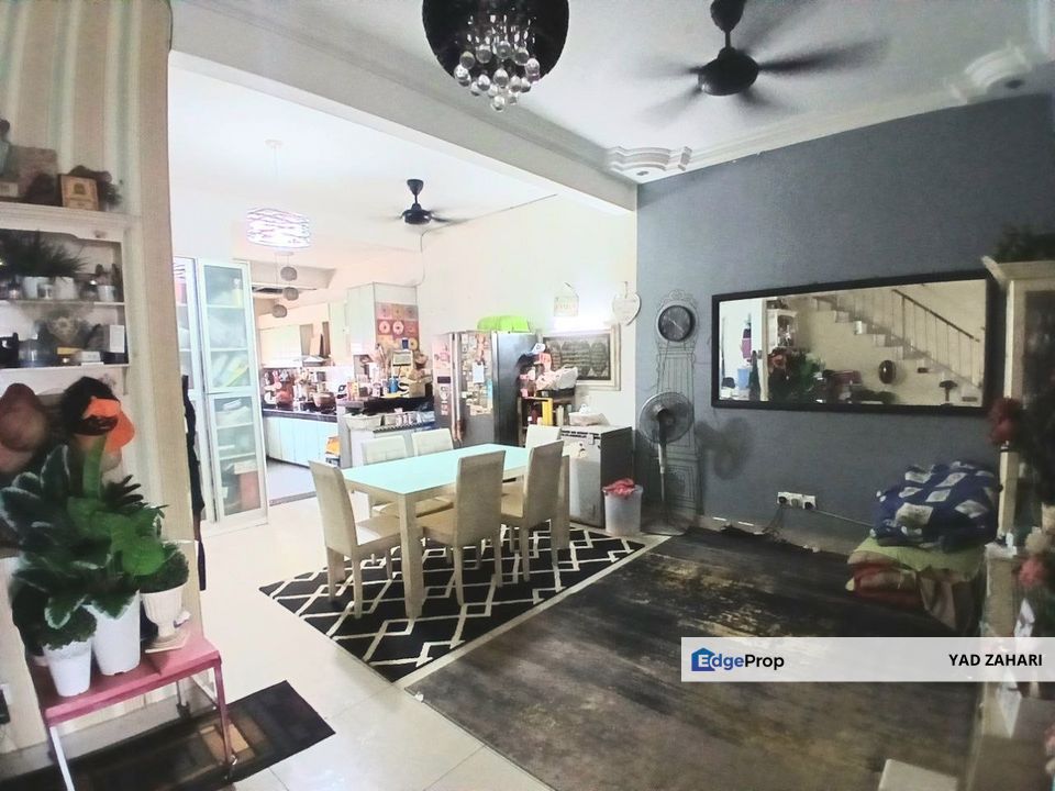 Gated and Guarded & Fully Renovated @ Taman Villa Laksamana, Batu Caves, Selangor, Batu Caves 