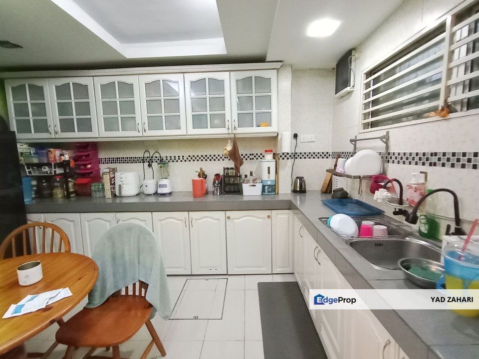 Fully Renovated 2 Storey Terrace Cluster @ Seksyen 18, Shah Alam, Selangor, Shah Alam