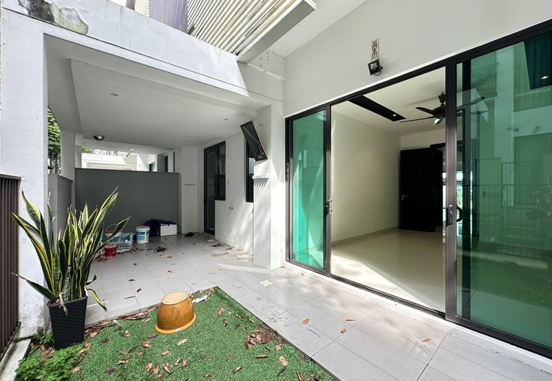 Duta Villa, Setia Alam