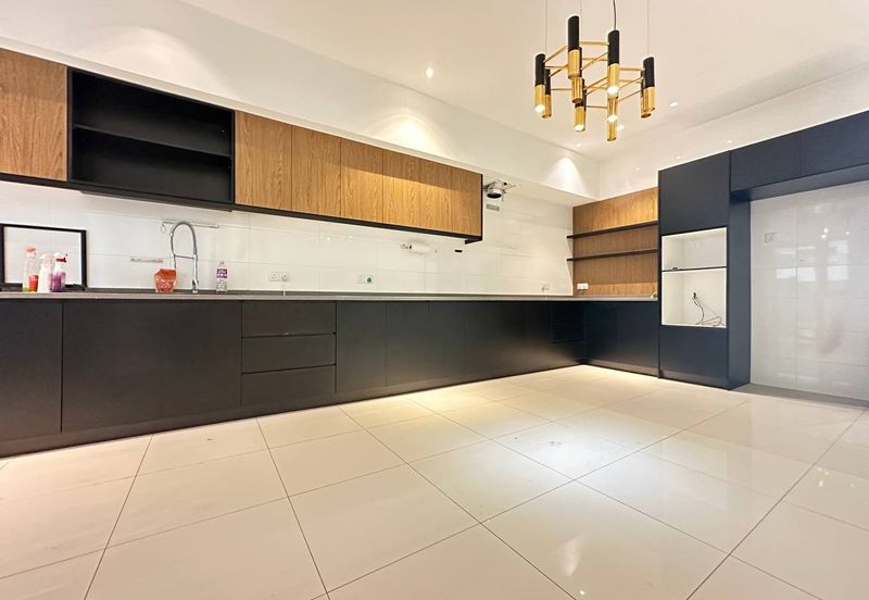 Duta Villa, Setia Alam