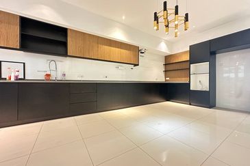 Duta Villa, Setia Alam