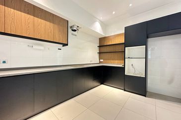 Duta Villa, Setia Alam