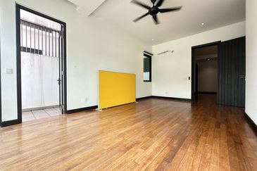 Duta Villa, Setia Alam