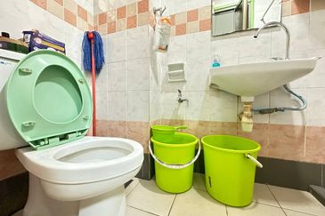 Jalan Spektrum U16 @ Taman Bukit Subang