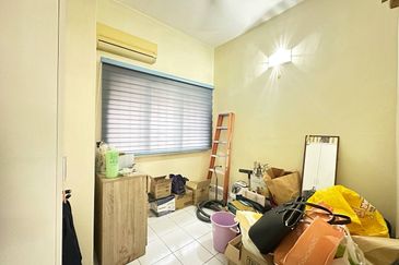 Jalan Spektrum U16 @ Taman Bukit Subang