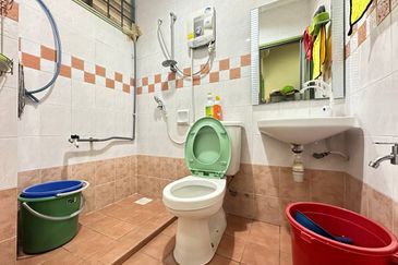 Jalan Spektrum U16 @ Taman Bukit Subang