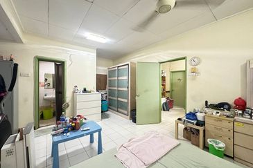 Jalan Spektrum U16 @ Taman Bukit Subang