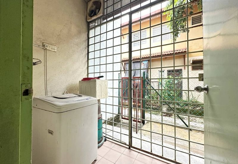 Jalan Spektrum U16 @ Taman Bukit Subang