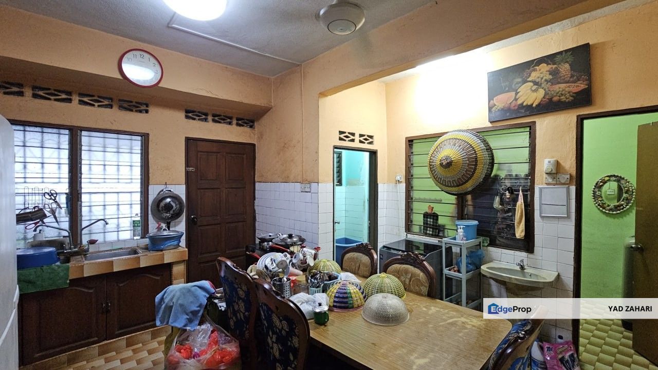 Sentul | 2.5 Storey Terrace 5 Bedrooms | RM800K - Renovated, Semi Furnished and Nearby MRT, Kuala Lumpur, Sentul