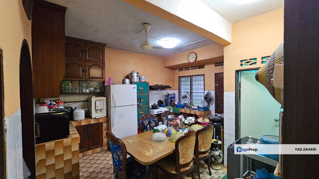 Sentul | 2.5 Storey Terrace 5 Bedrooms | RM800K - Renovated, Semi Furnished and Nearby MRT, Kuala Lumpur, Sentul