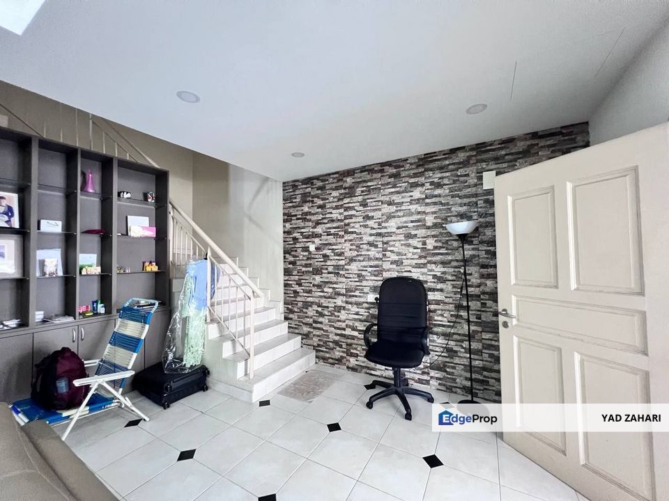 Fully Furnished, Renovated Endlot Double Storey Terrace @ Taman Seri Bangi, Seksyen 8, Selangor, Bangi