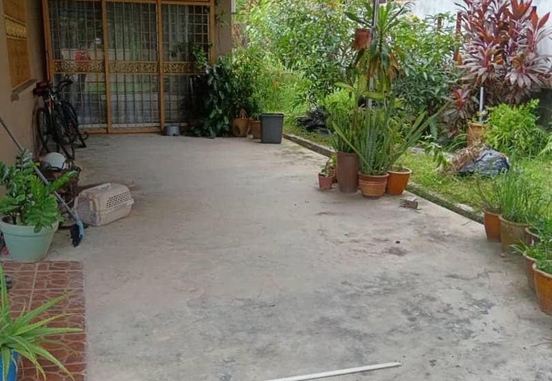 Taman Pinggiran Putra