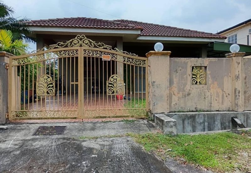 Taman Pinggiran Putra