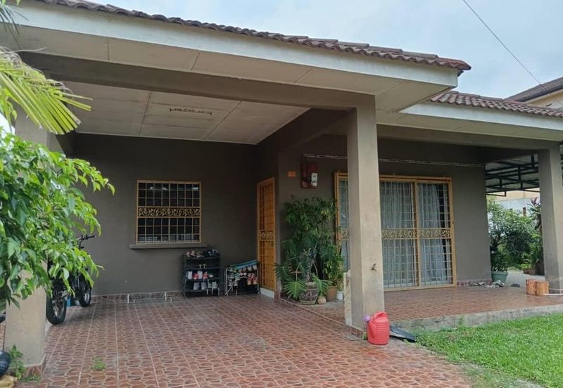 Taman Pinggiran Putra