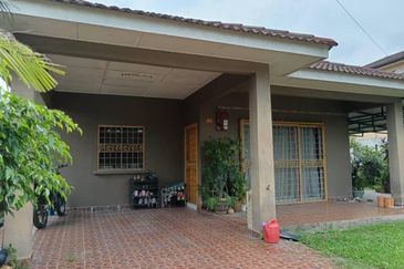 Taman Pinggiran Putra