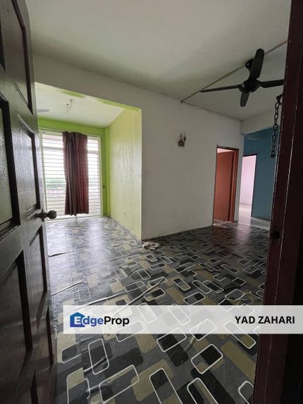 Medium Cost Apartment with 3 Bedrooms @ Pangsapuri Puteri, Shah Alam, Selangor, Shah Alam