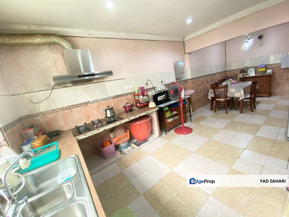 Renovated & Extended Double Storey Terrace @ Taman Serdang Raya, Seri Kembangan, Selangor, Seri Kembangan