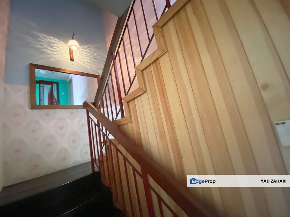 Renovated & Extended Double Storey Terrace @ Taman Serdang Raya, Seri Kembangan, Selangor, Seri Kembangan