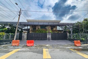 Villa with Land & Fully Furnished, Near TRX For Investment @ Desa Pandan, KL