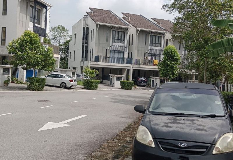 Crescent Park Townvilla